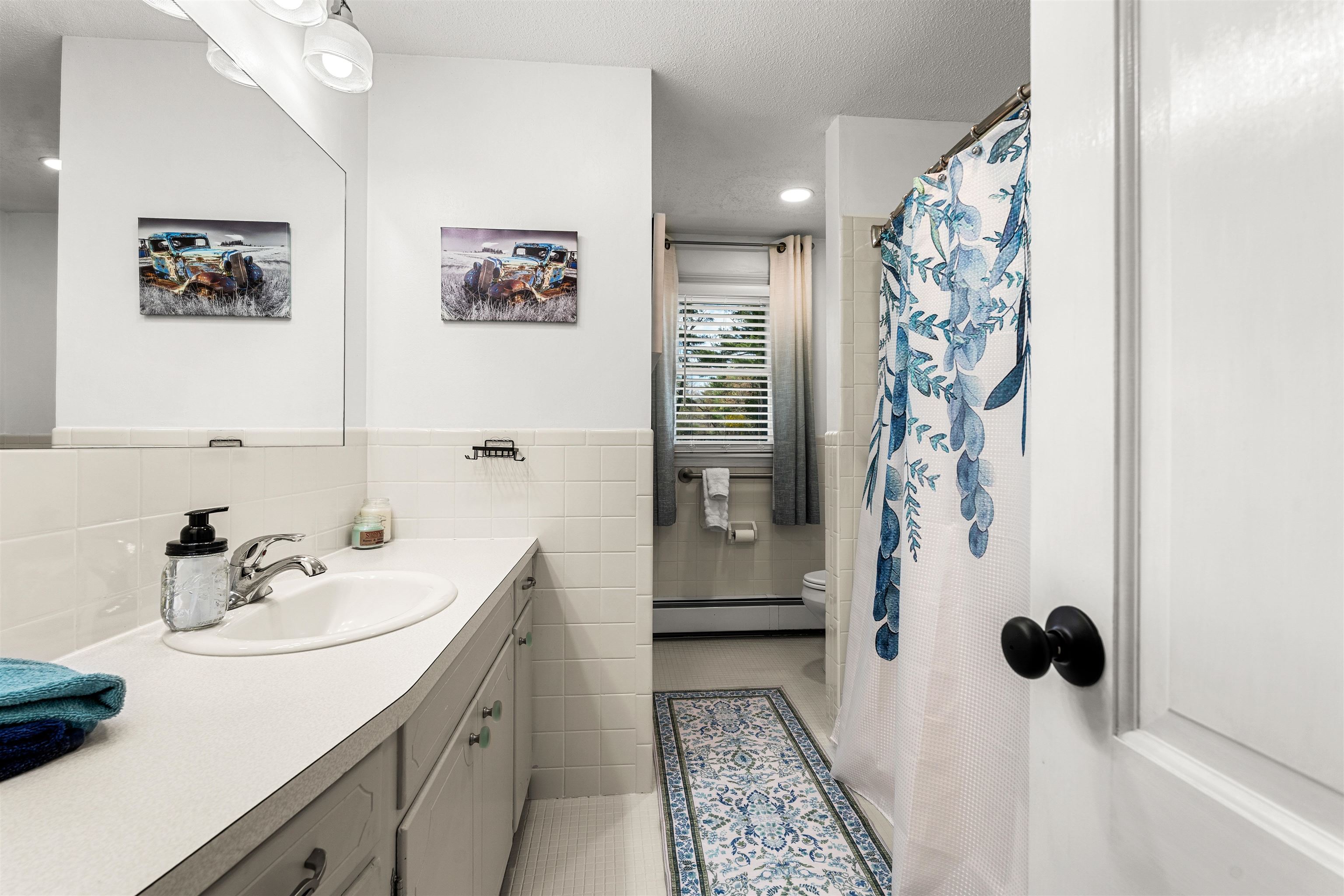 410 E View Drive