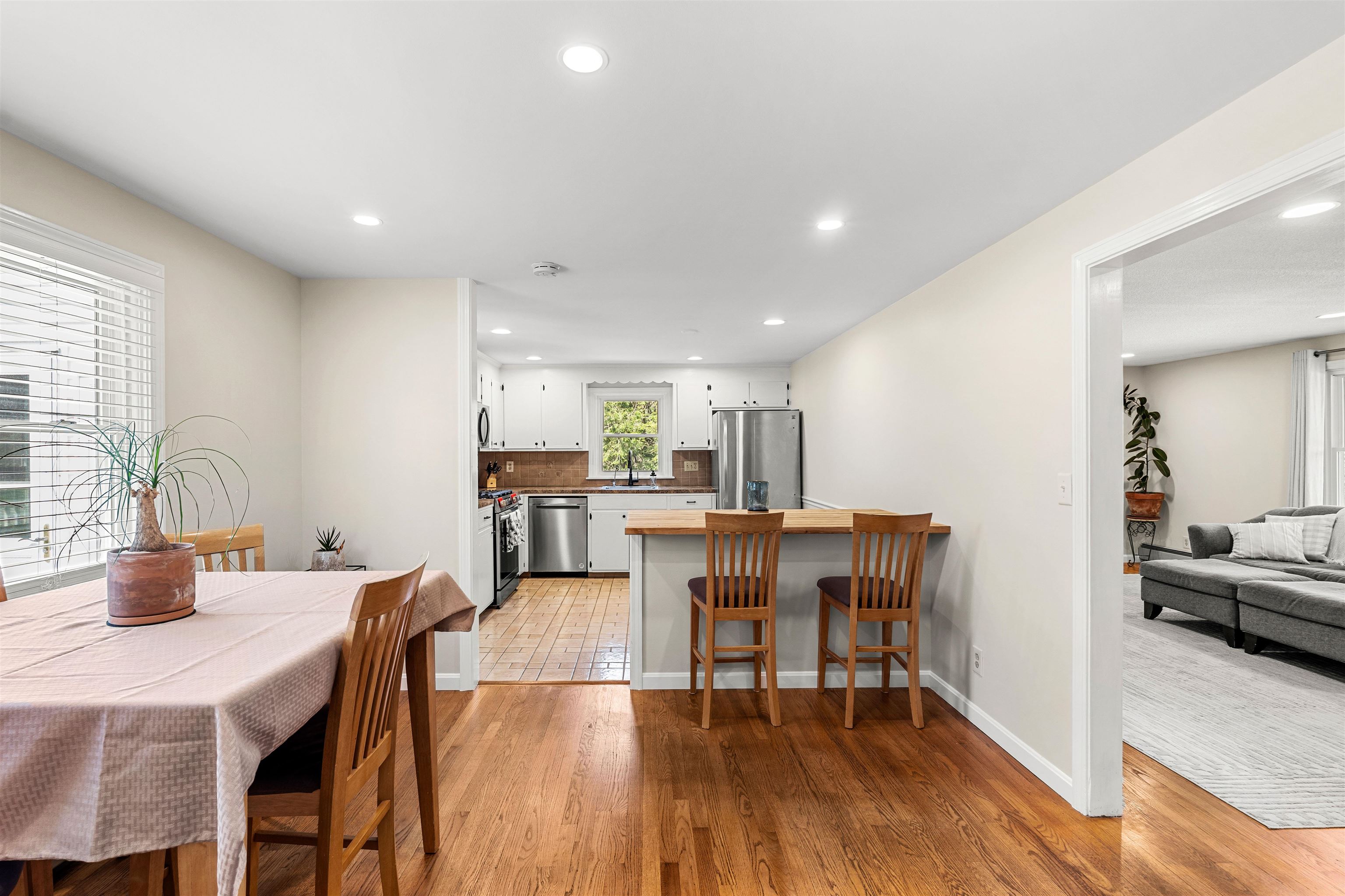 410 E View Drive
