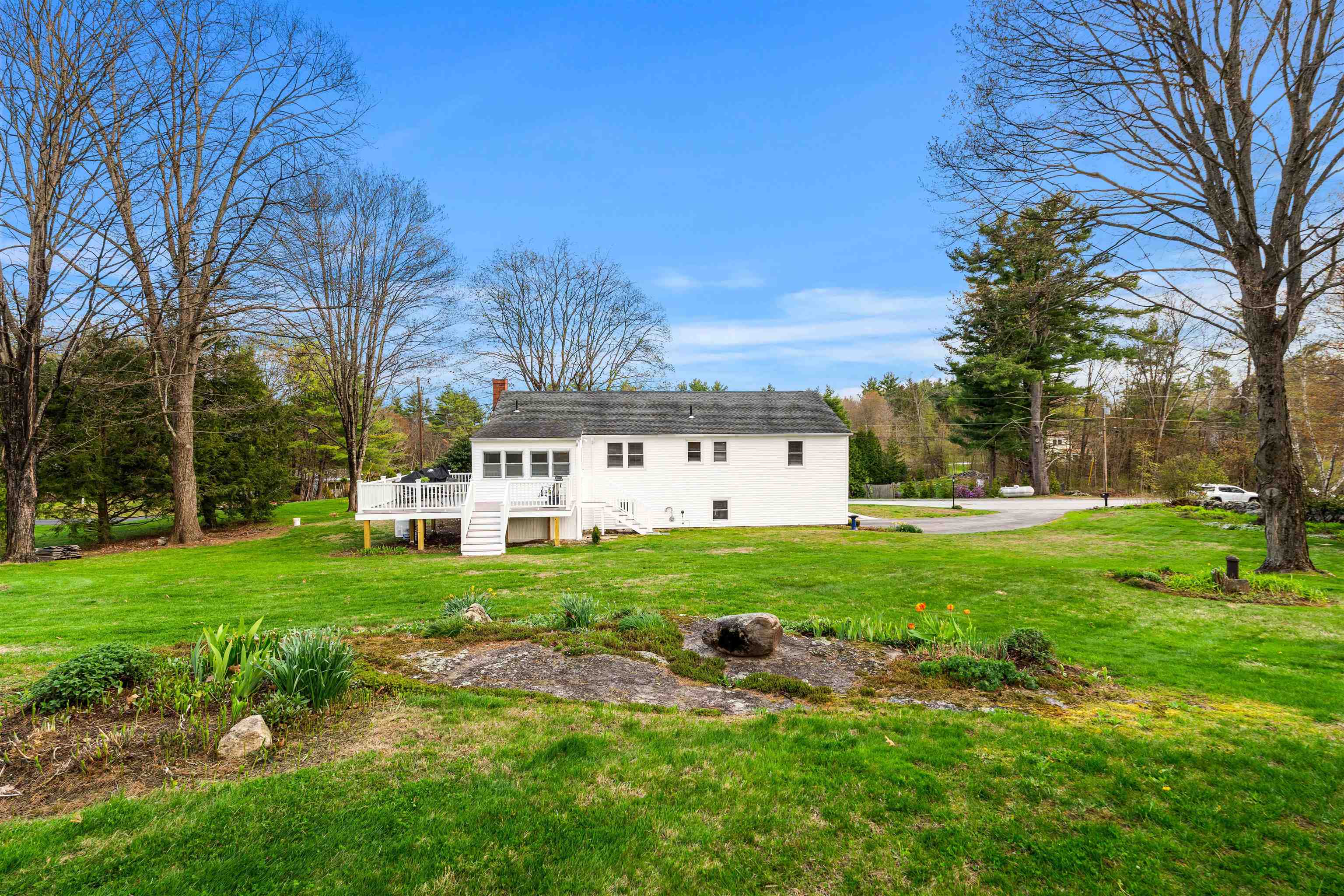 410 E View Drive