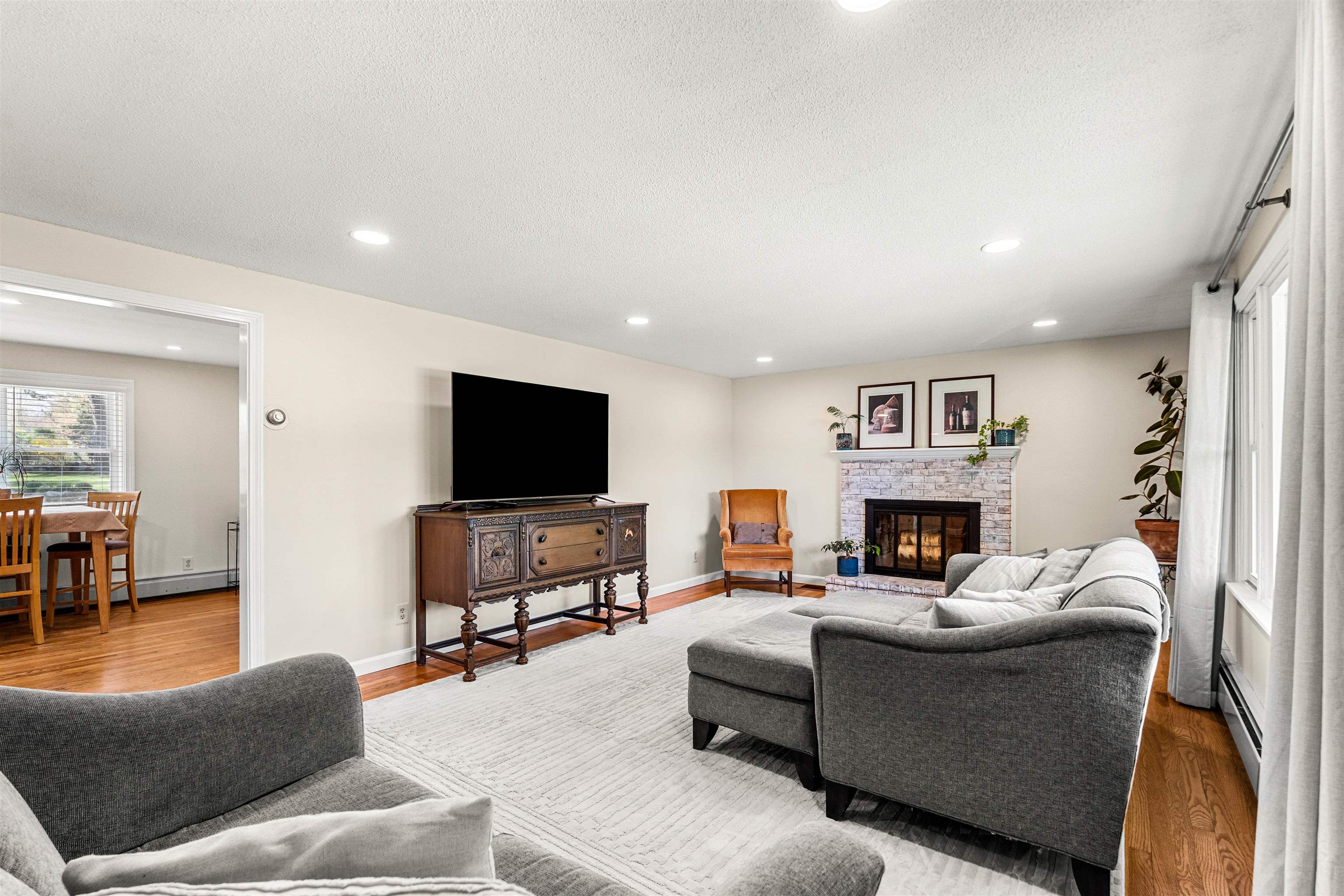 410 E View Drive