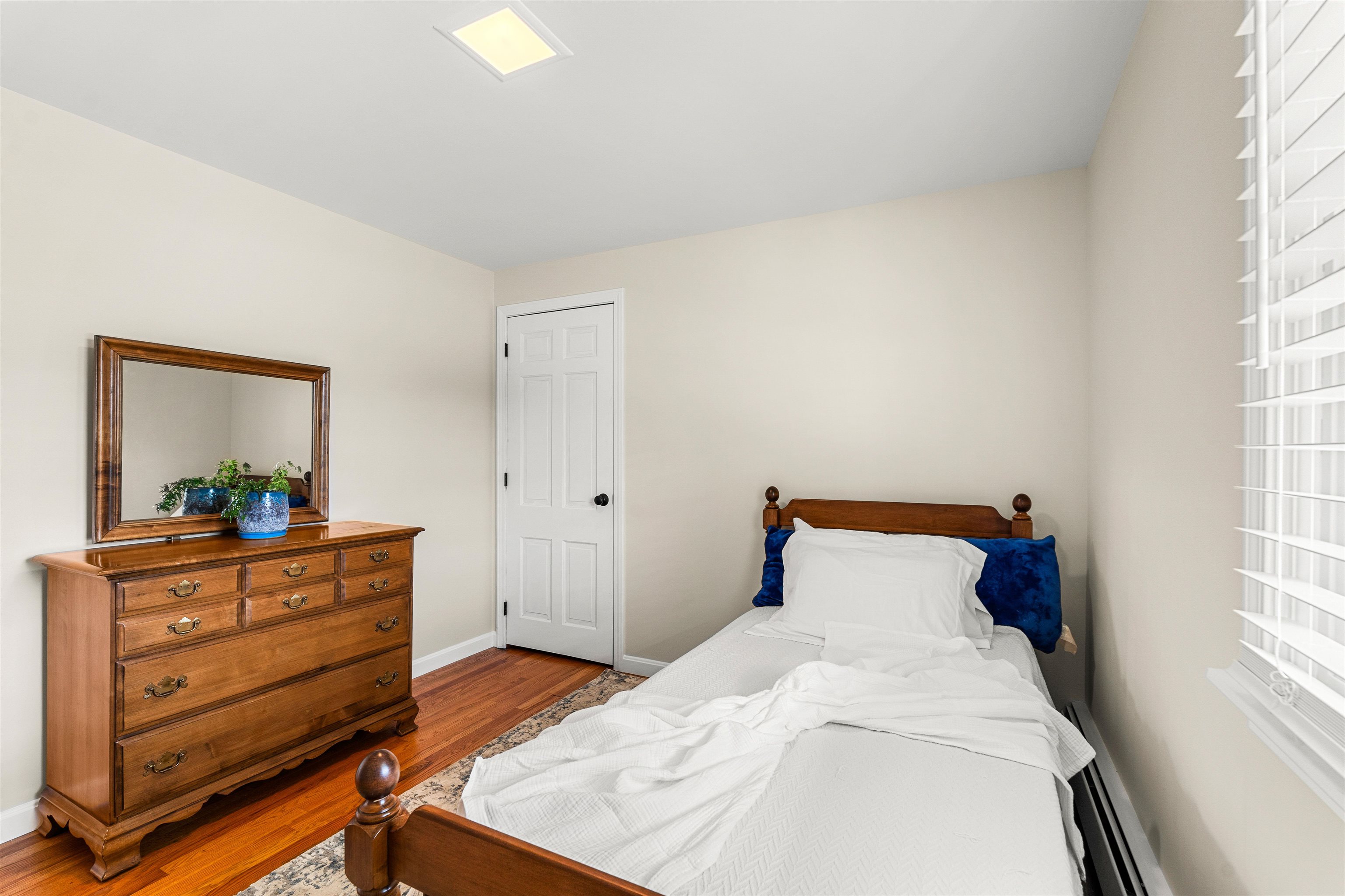 410 E View Drive