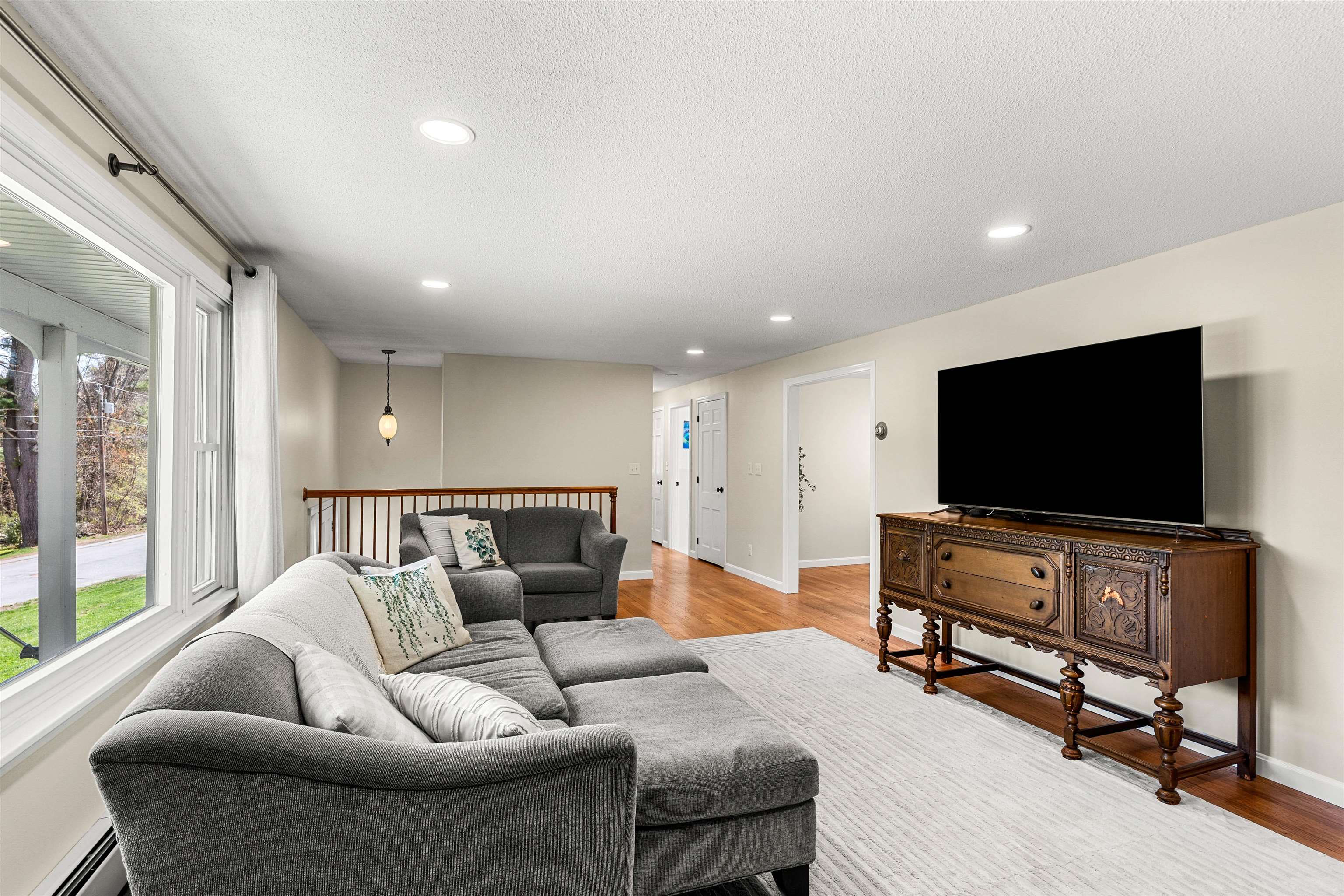 410 E View Drive