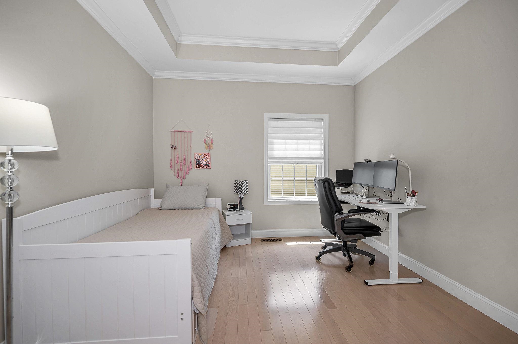 12 Dunstable Circle