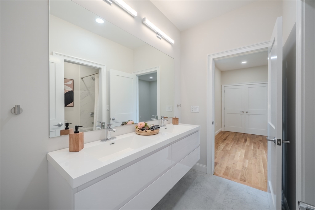 276 Lexington
