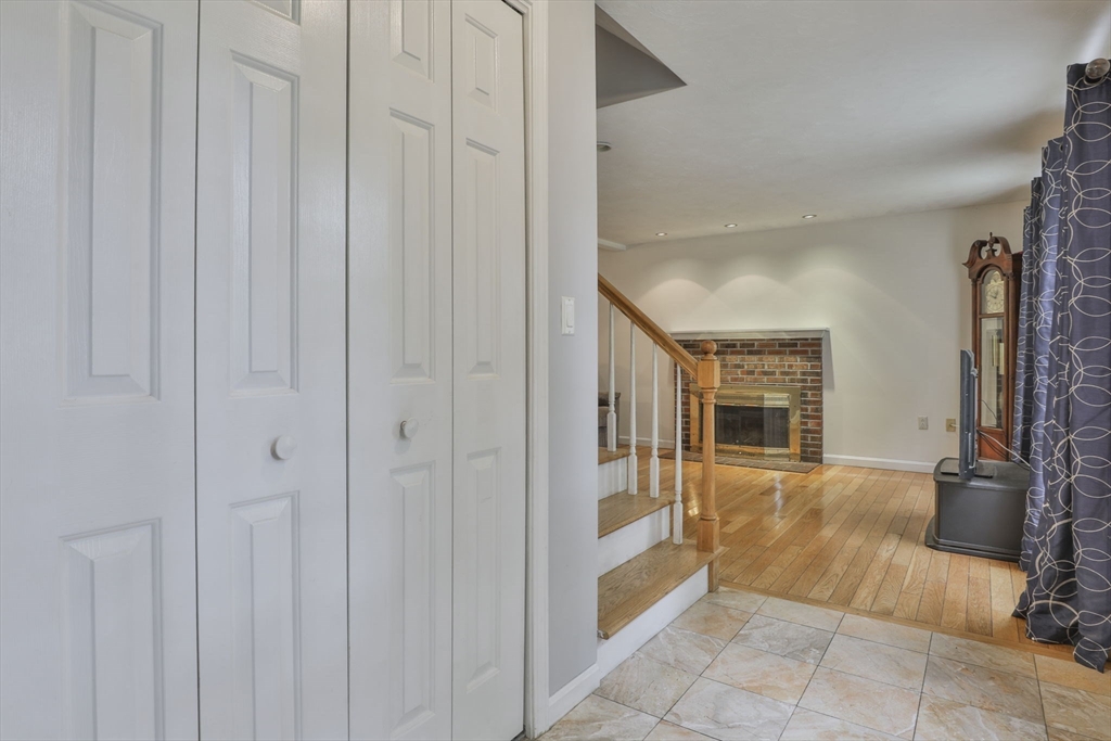 1 Deer Path Ln