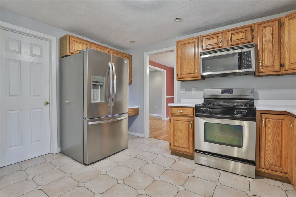 1 Deer Path Ln