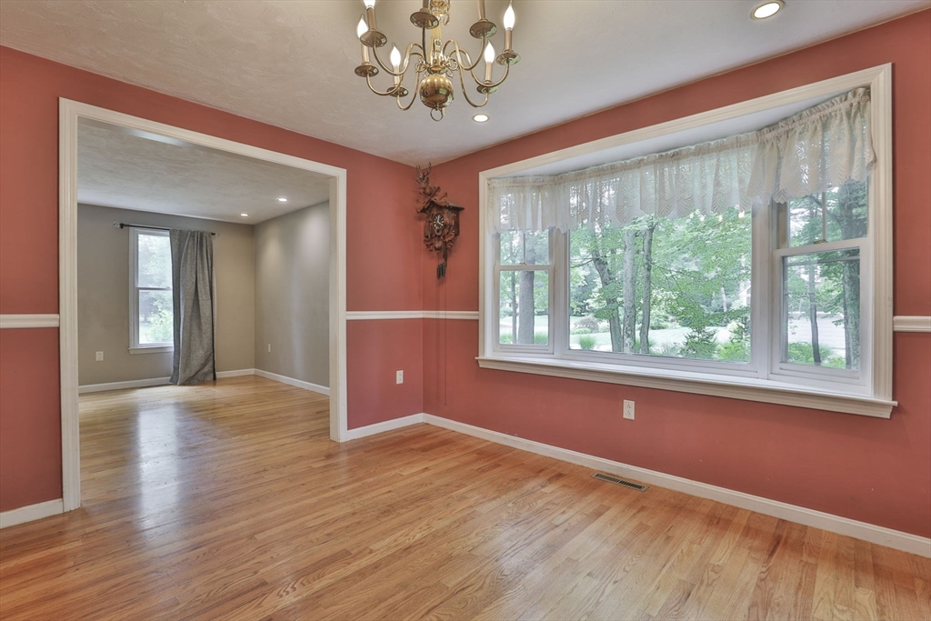 1 Deer Path Ln