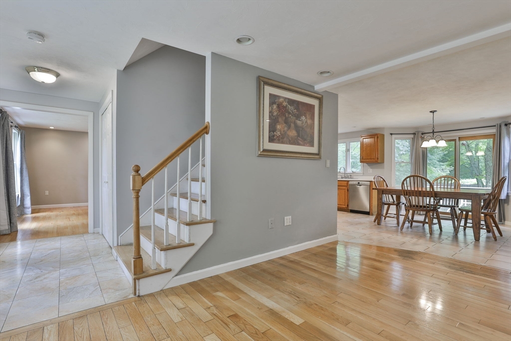1 Deer Path Ln