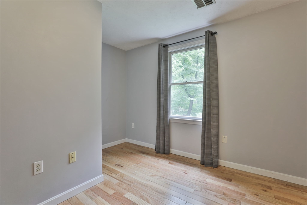 1 Deer Path Ln