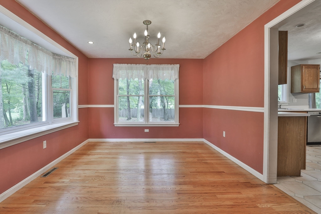 1 Deer Path Ln
