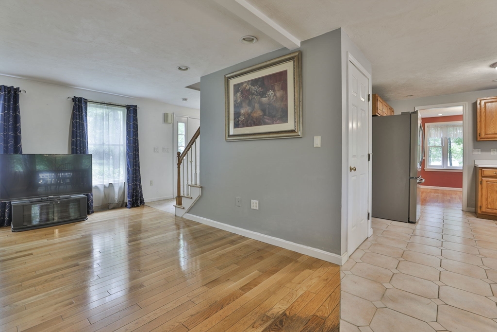 1 Deer Path Ln