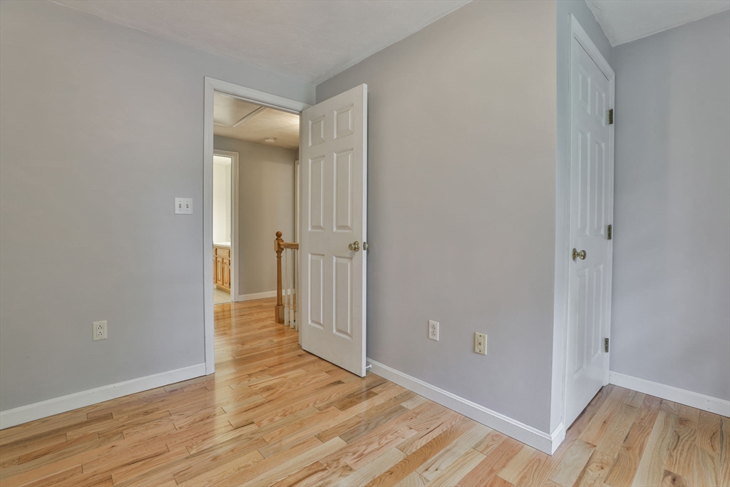 1 Deer Path Ln