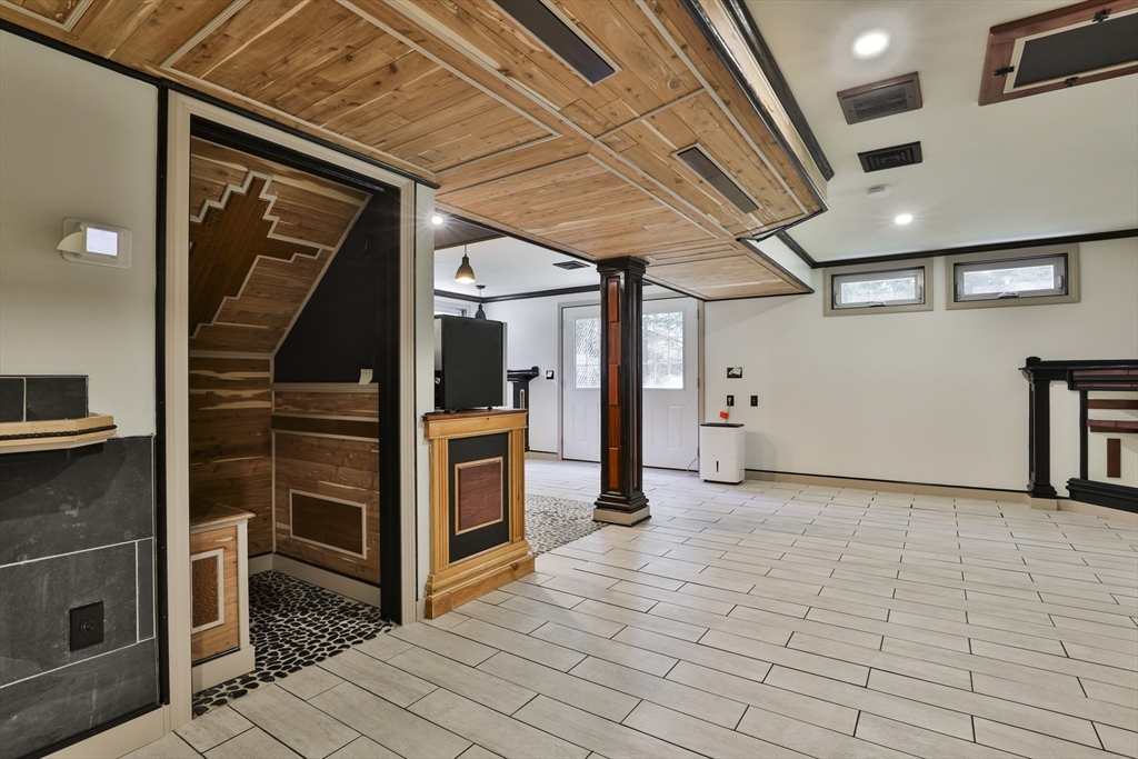 46 Gray Rd