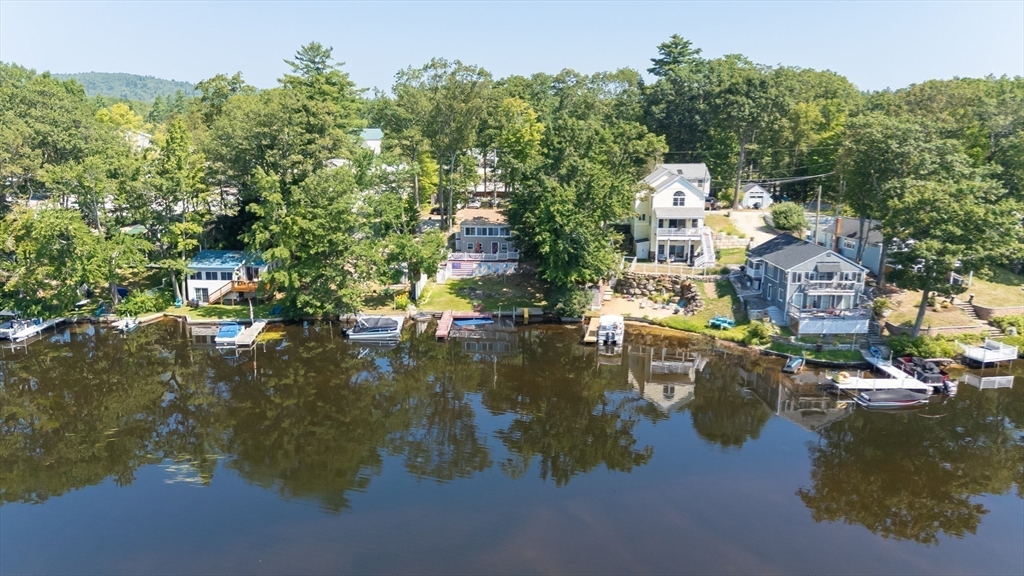 24 Lake Rd