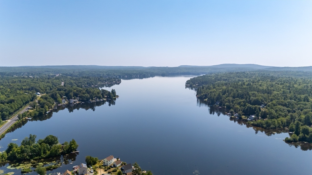 24 Lake Rd