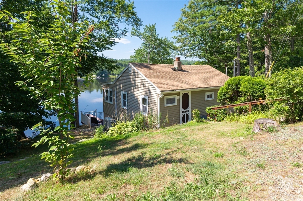 24 Lake Rd