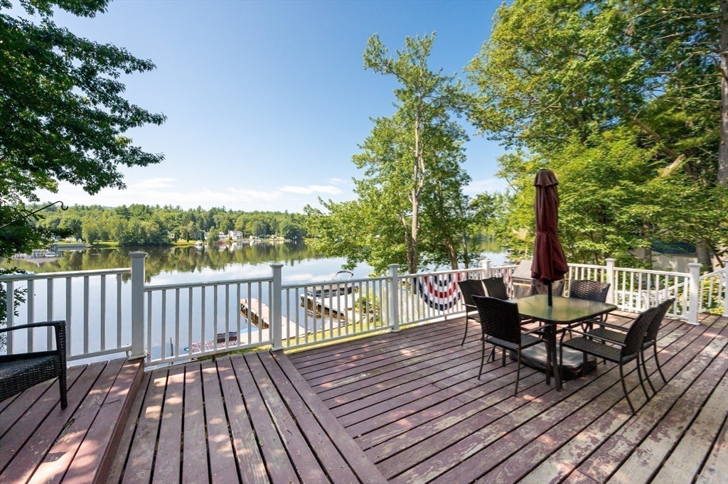 24 Lake Rd