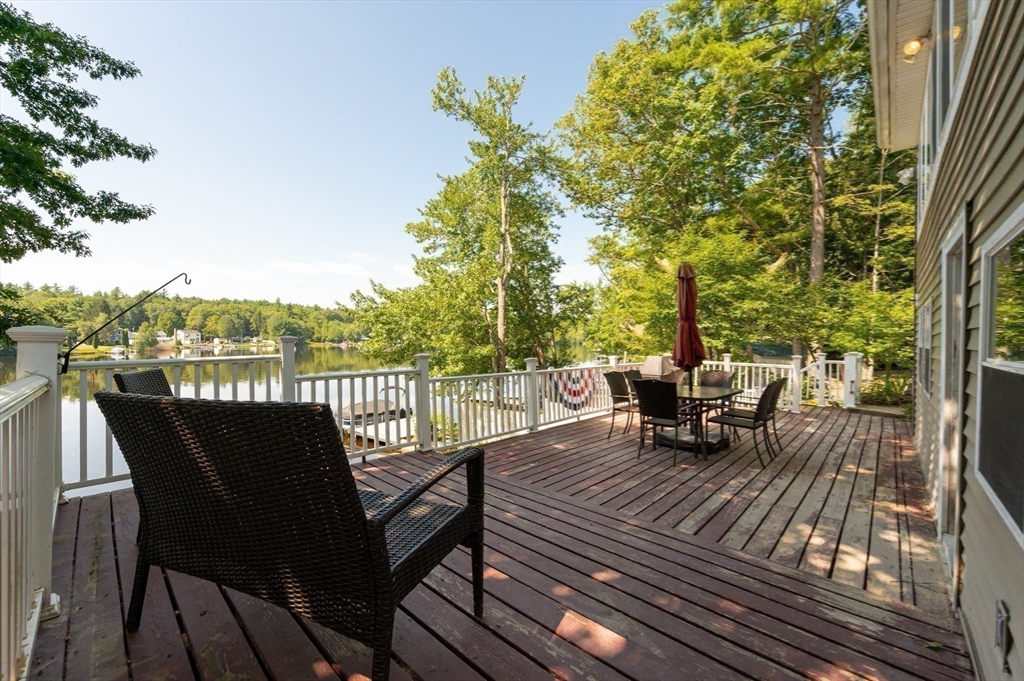 24 Lake Rd