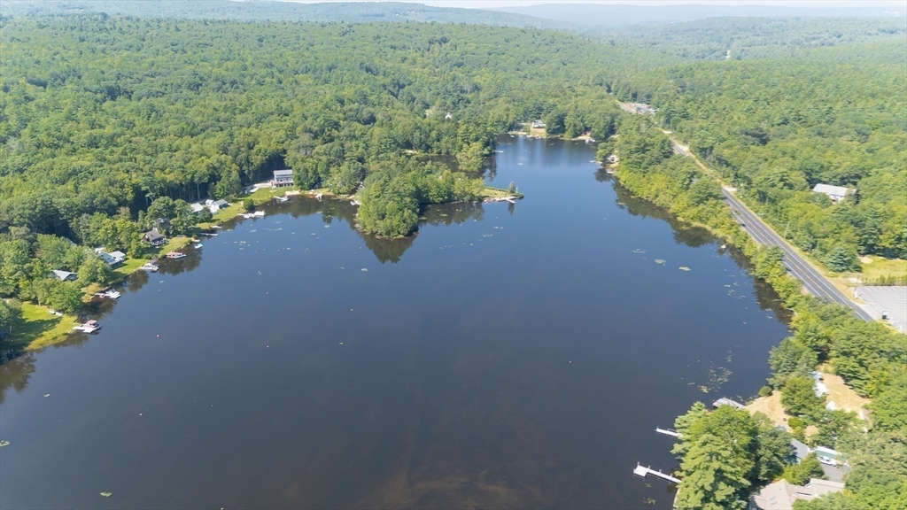 24 Lake Rd