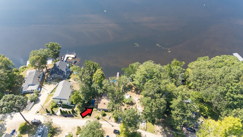 24 Lake Rd