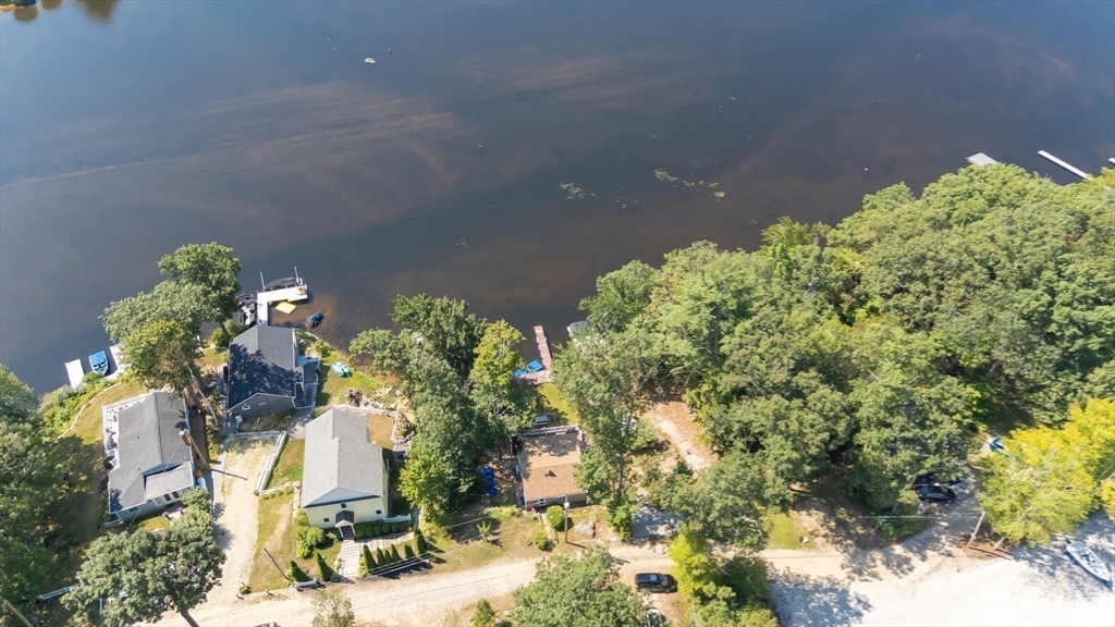 24 Lake Rd