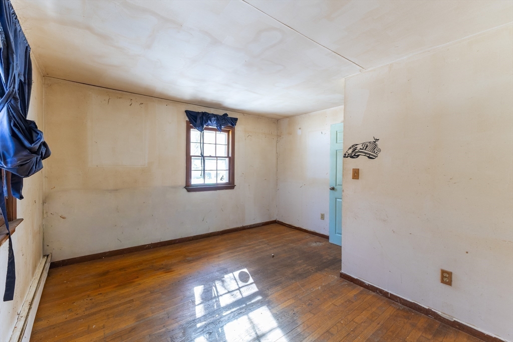 8 Old Meetinghouse Rd