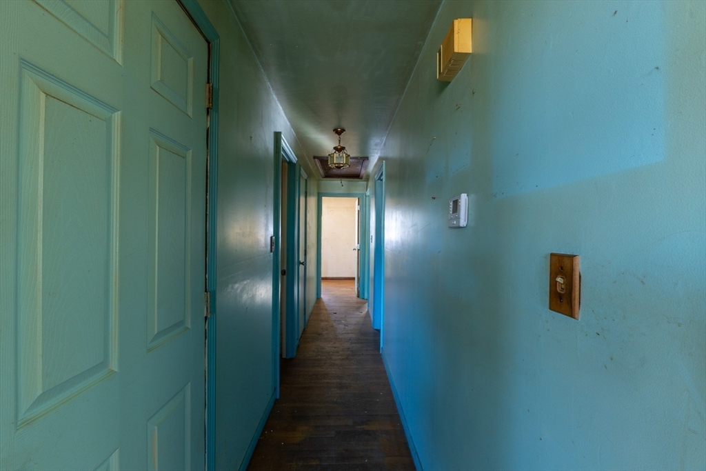 8 Old Meetinghouse Rd