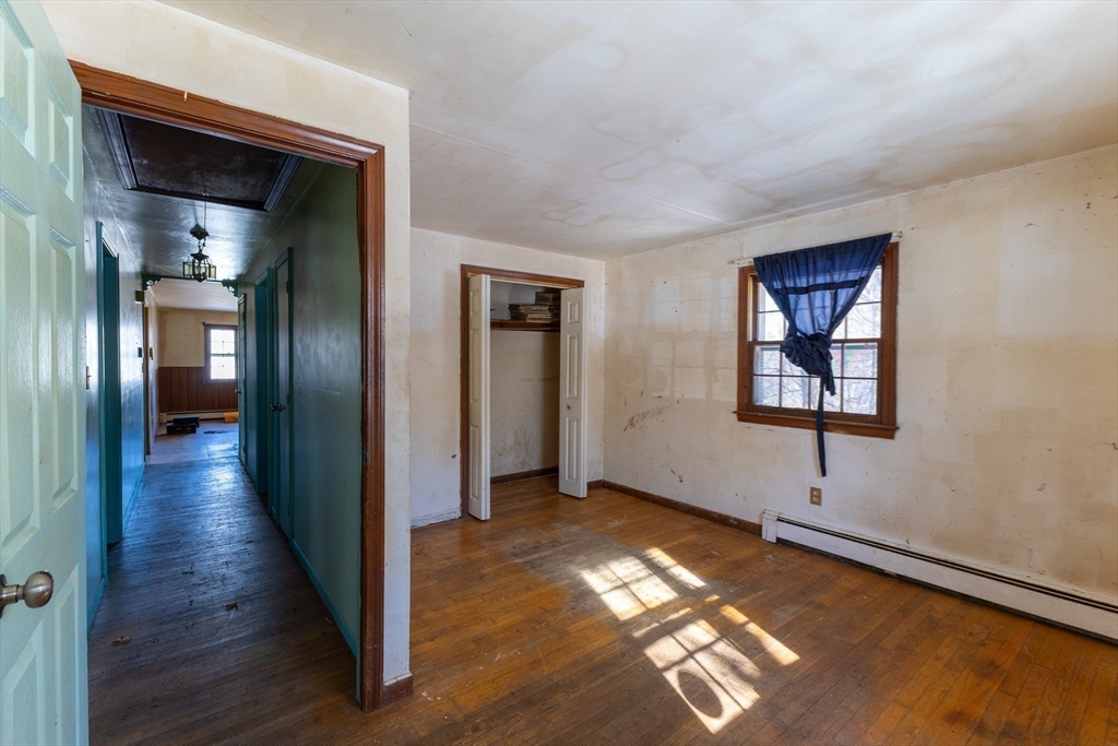 8 Old Meetinghouse Rd