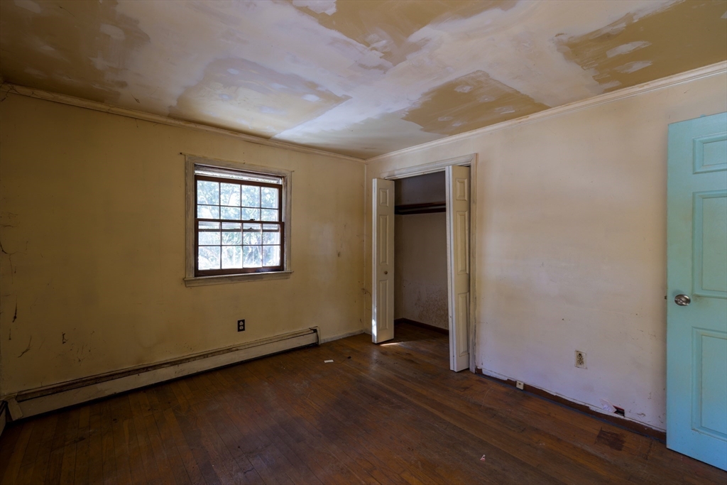 8 Old Meetinghouse Rd