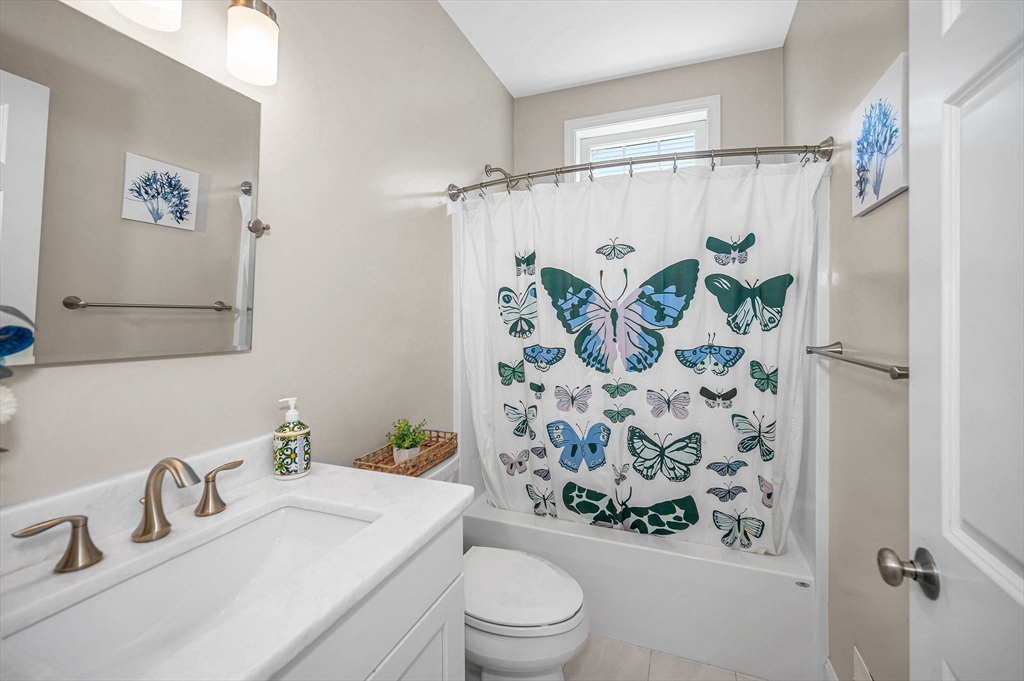 12 Dunstable Cir # 12