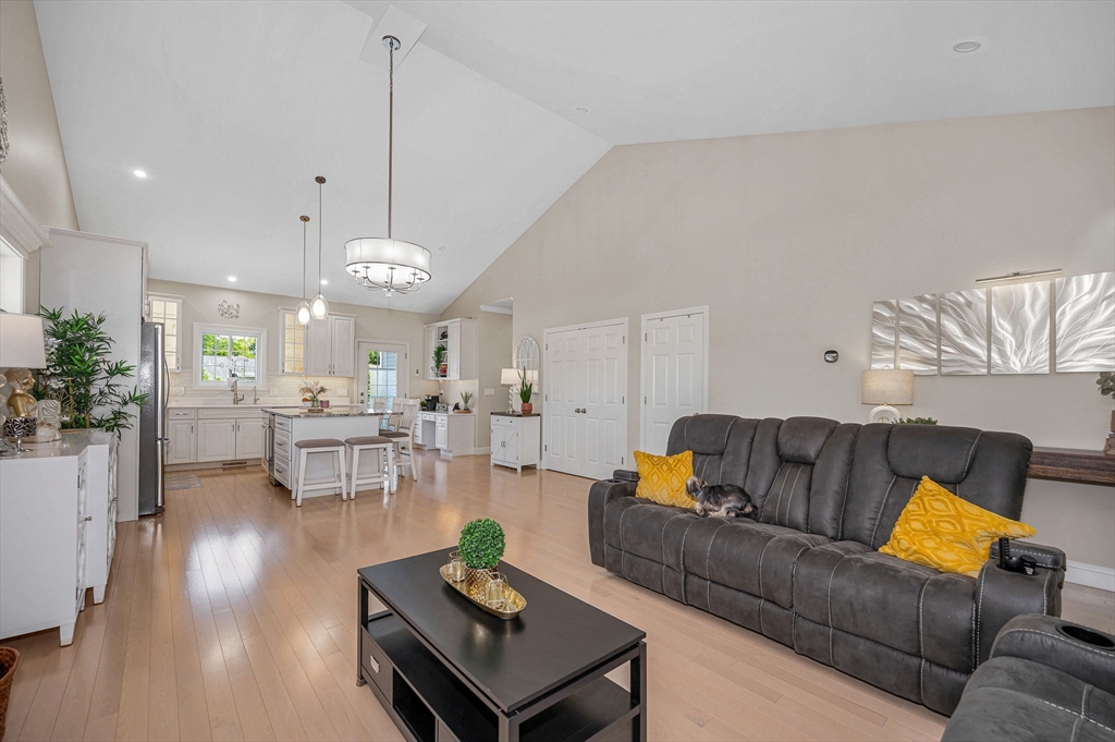 12 Dunstable Cir # 12