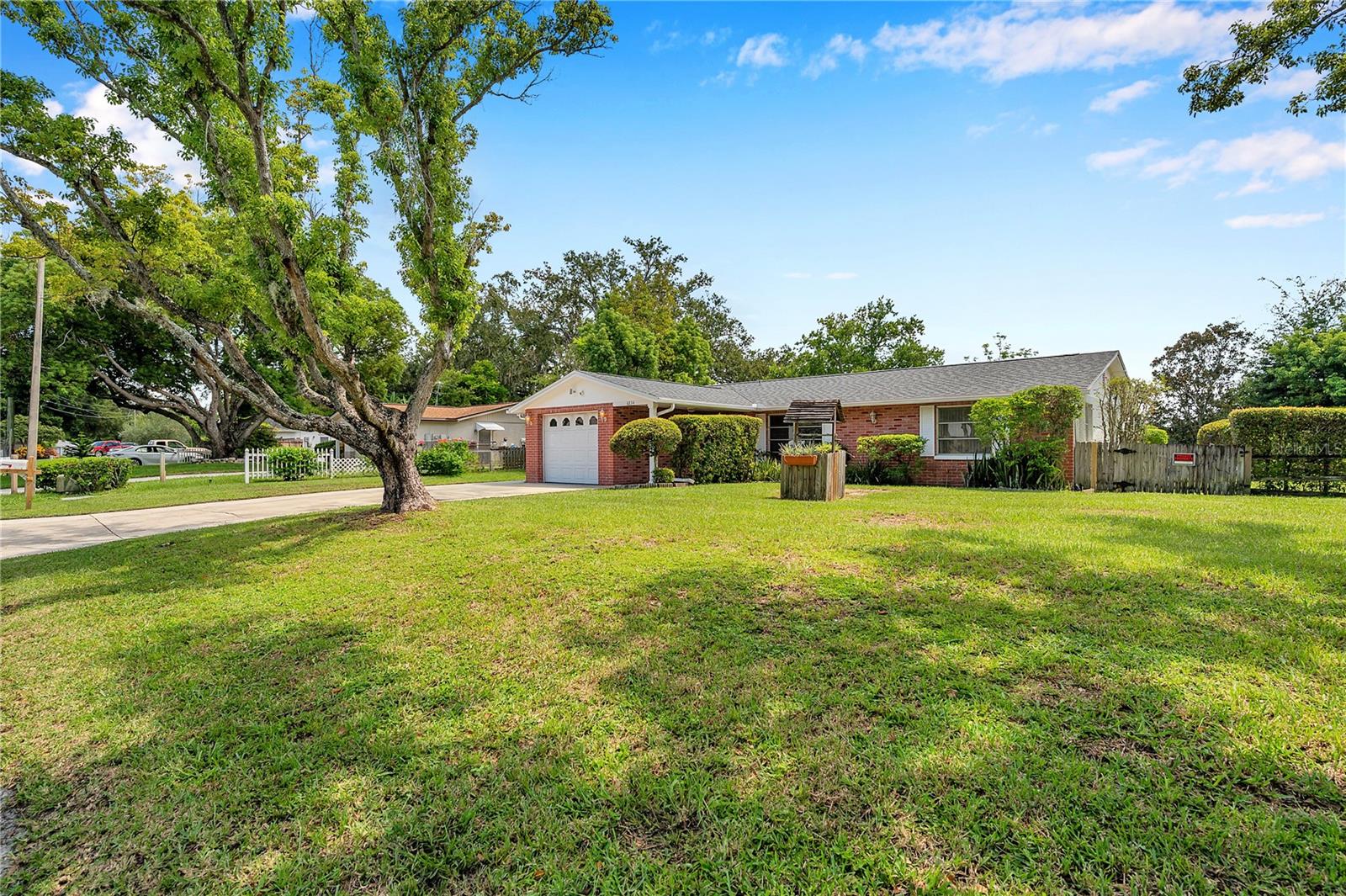 6834 PARKSIDE DRIVE