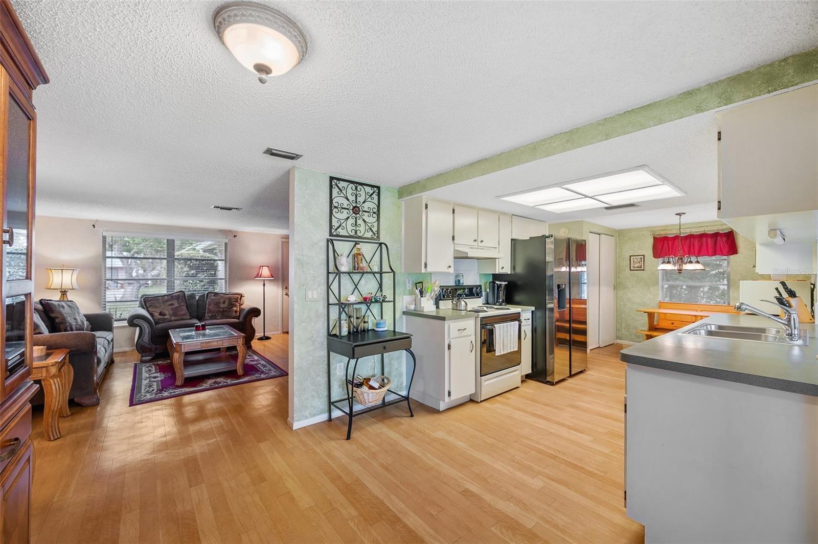 6834 PARKSIDE DRIVE