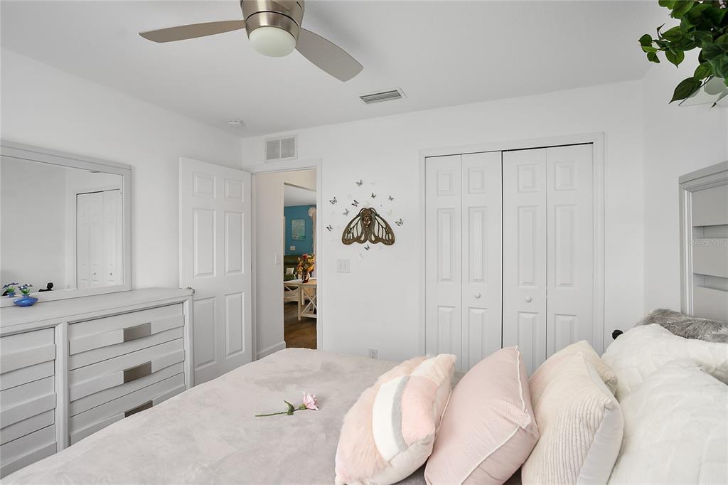 5811 33RD DRIVE E