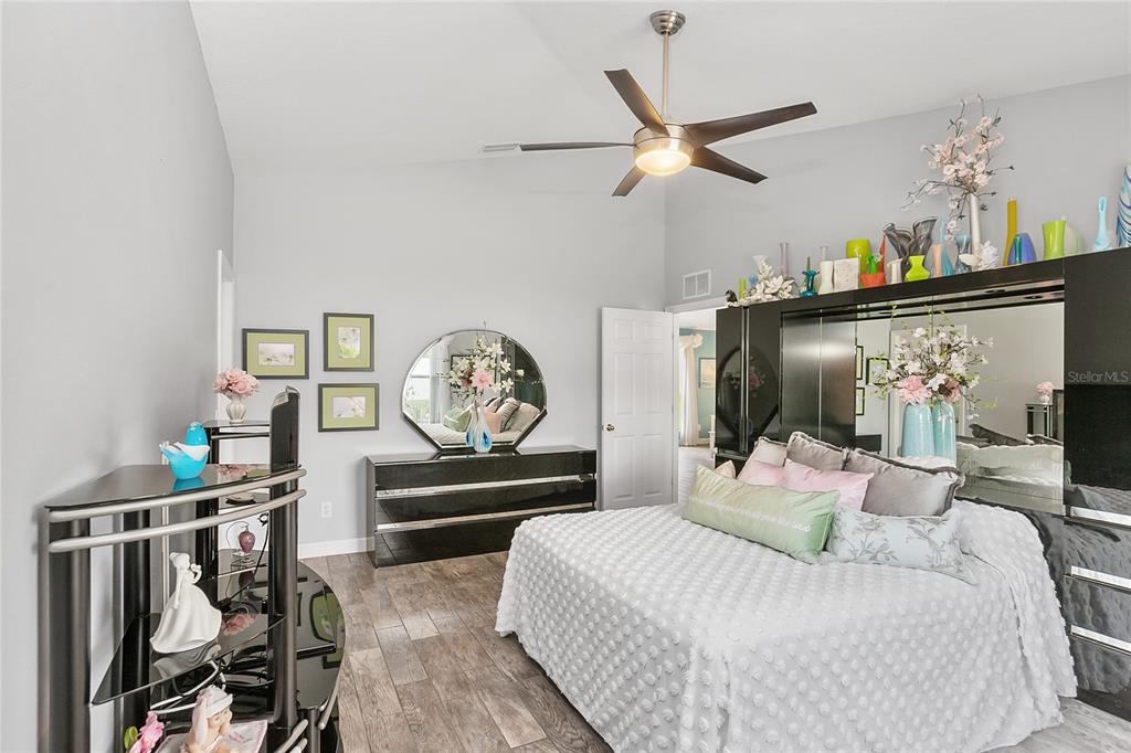 5811 33RD DRIVE E
