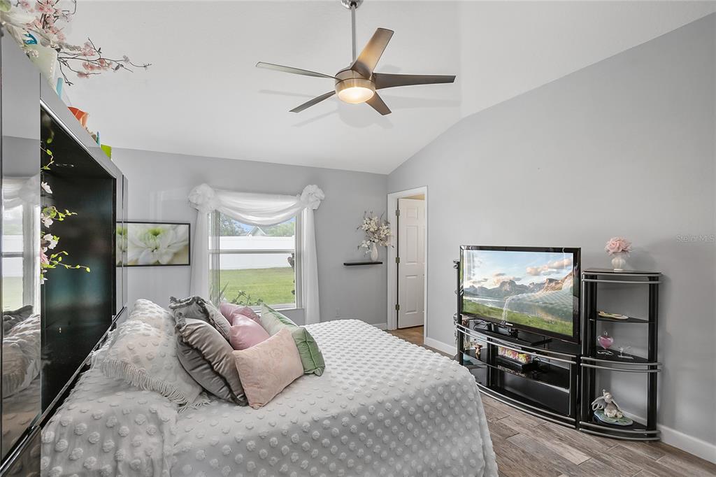5811 33RD DRIVE E