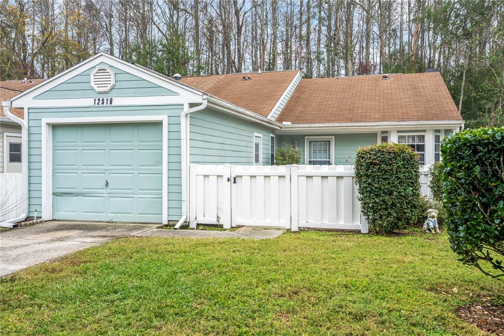 12516 KNOLLBROOK LANE