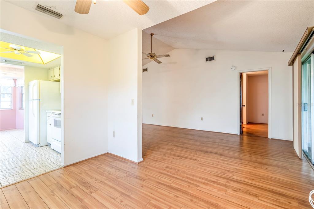12516 KNOLLBROOK LANE