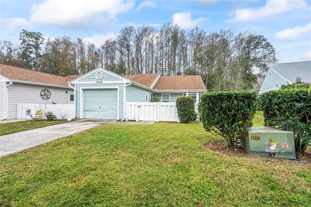 12516 KNOLLBROOK LANE