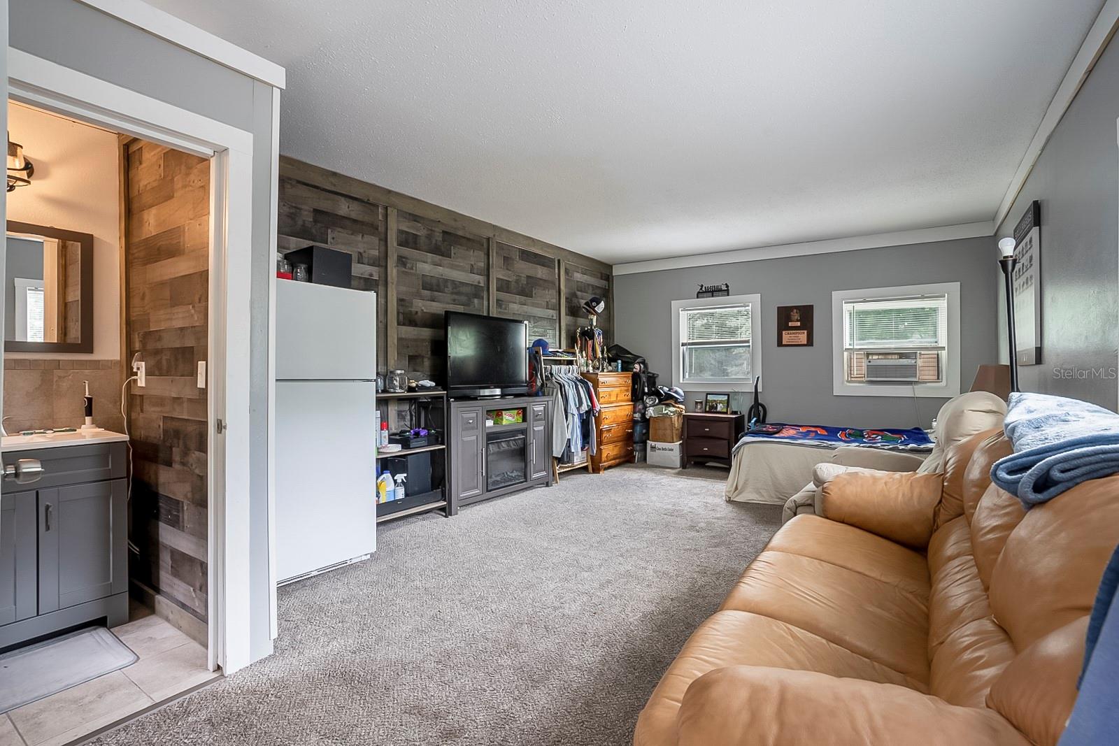 10400 OAK DRIVE