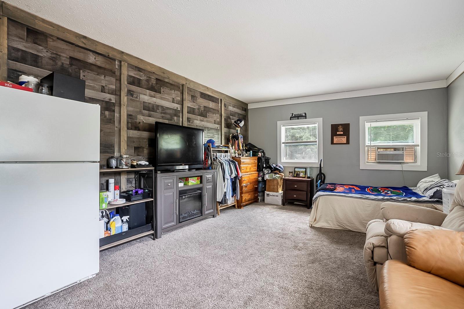10400 OAK DRIVE