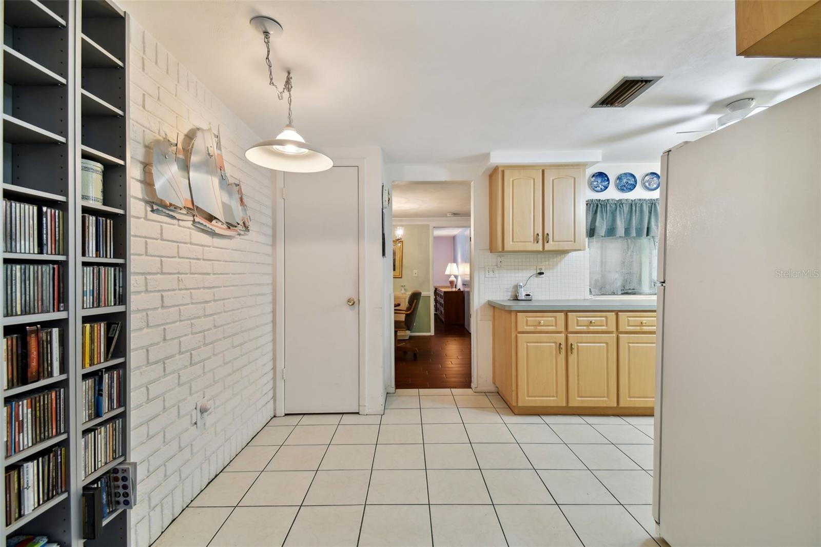 8412 WAGON WHEEL LANE