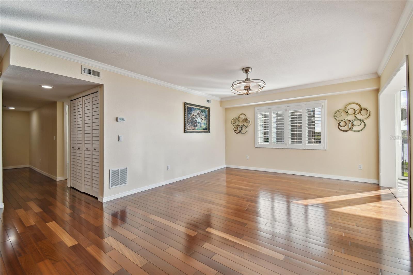 8211 BRENT STREET Unit: 811