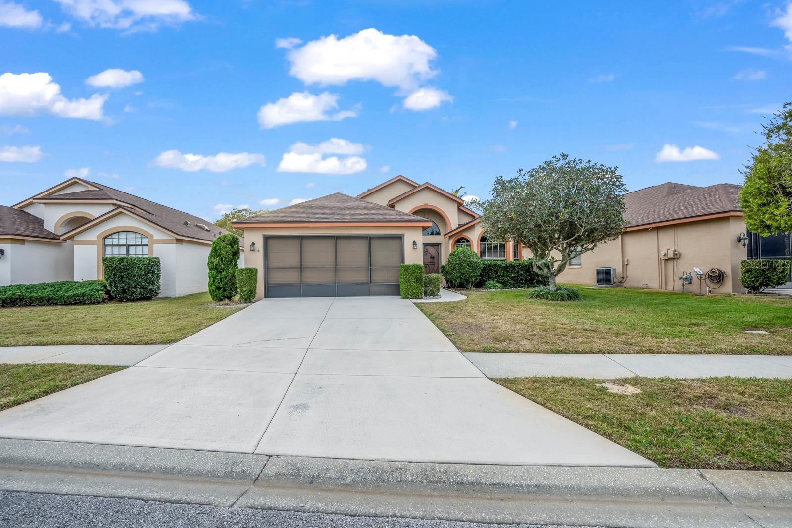 13715 LEROUX DR