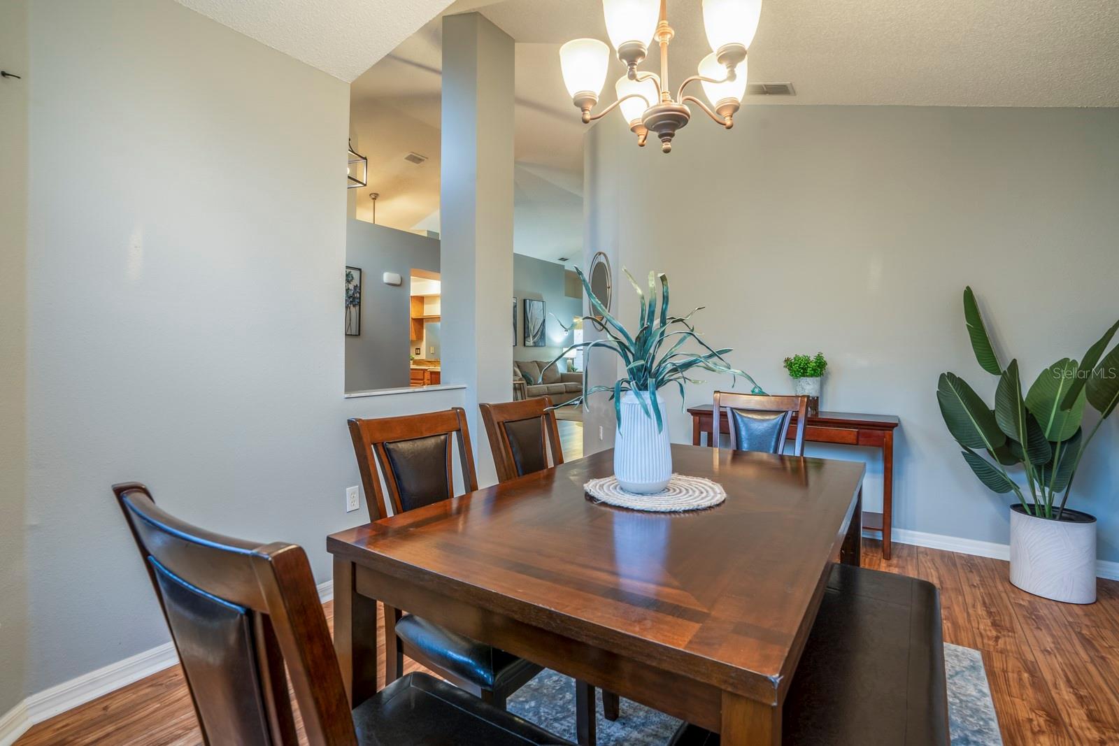 13715 LEROUX DR