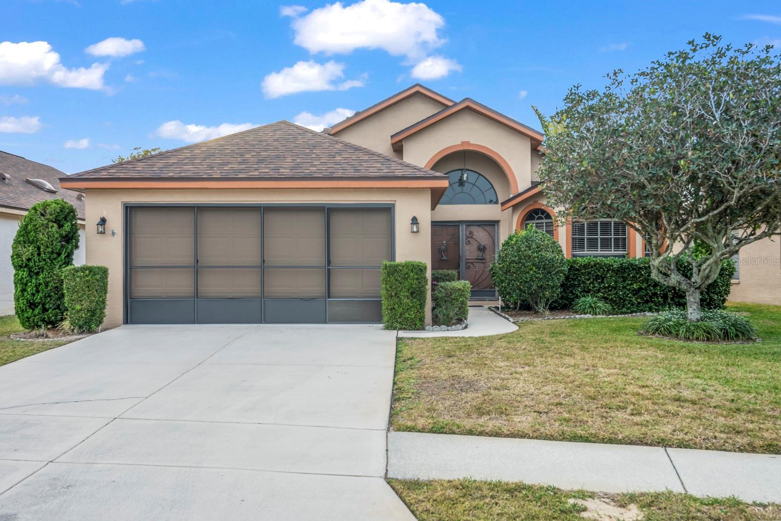 13715 LEROUX DR
