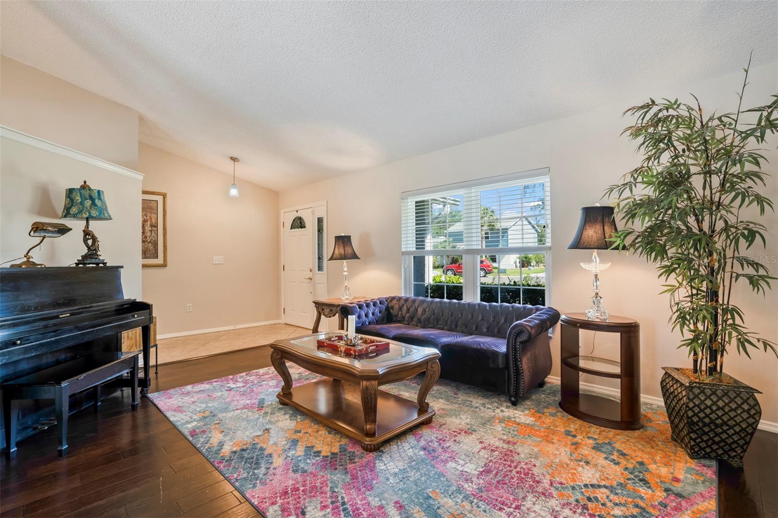 3232 OAKWOOD PL