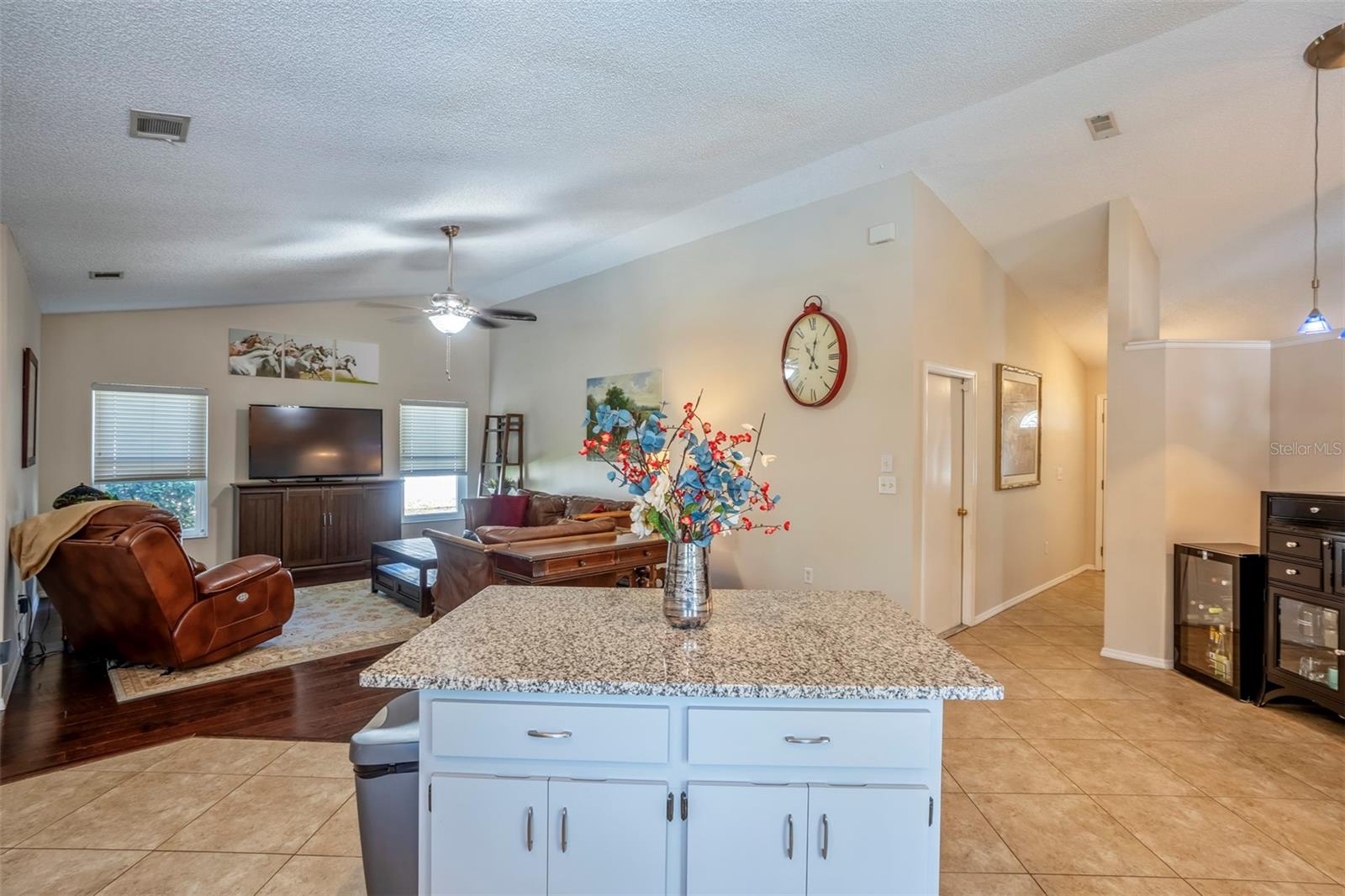 3232 OAKWOOD PL