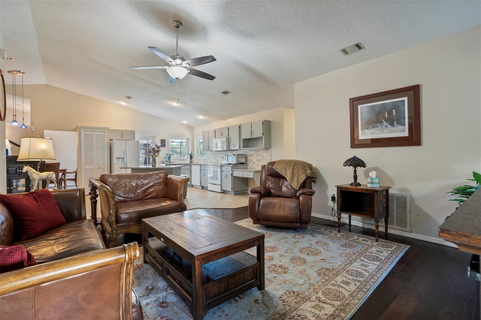 3232 OAKWOOD PL