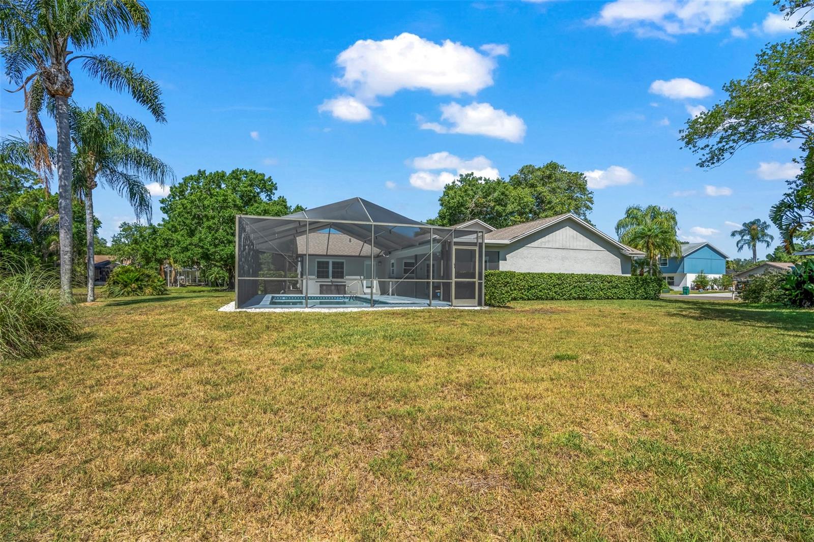 3232 OAKWOOD PL